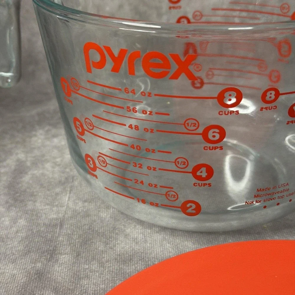 VTG Pyrex 8 Cup/64 Oz Glass Measuring Cup Batter Mixing Bowl With Lid 564-PPD-PC